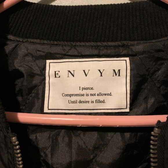 Bomber jacket floral embroidery - Picture 8 of 11